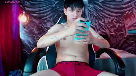 thxmm_ online show from February 4, 7:20 pm