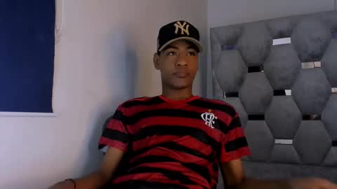 Snapshot of tiago_xxx_ chatting on October 20, 8:13 pm tiago_xxx_ online show from October 20, 8:13 pm