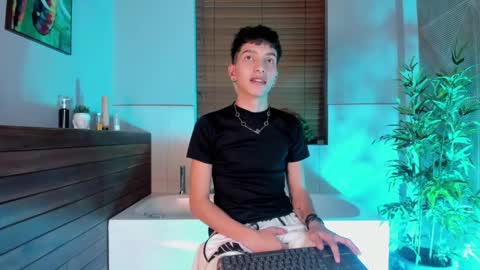 Snapshot of tiam_muller chatting on October 25, 4:25 am Tiam Muller online show from October 25, 4:25 am