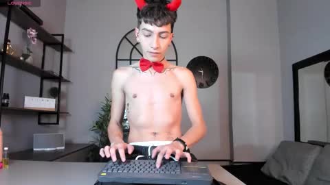 Snapshot of tiam_muller chatting on October 27, 3:53 am Tiam Muller online show from October 27, 3:53 am