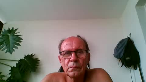 tiaretiareopui online show from November 30, 10:50 am