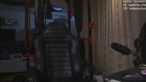 tickle_my_pickle07 online show from December 11, 4:27 pm