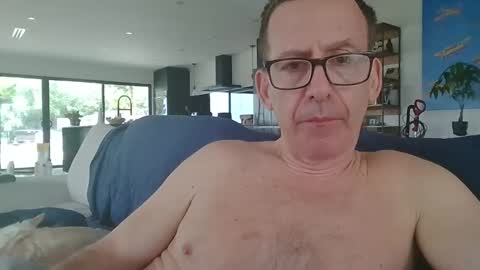 JustMe online show from March 1, 6:11 pm