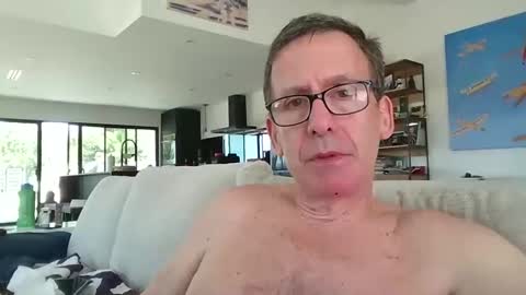 JustMe online show from April 5, 7:43 pm