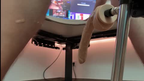 Mike  tightmikeshared- online show from November 24, 4:52 pm