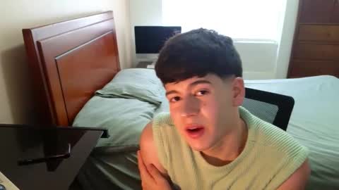Snapshot of tightncuteass chatting on September 10, 7:01 pm Camilo online show from September 10, 7:01 pm