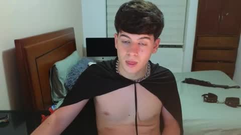 Snapshot of tightncuteass chatting on September 24, 11:14 pm Camilo online show from September 24, 11:14 pm