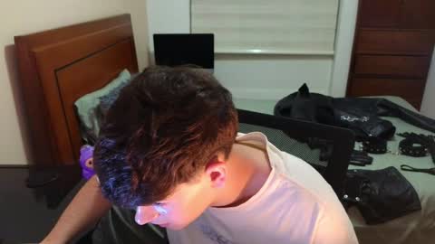 Snapshot of tightncuteass chatting on October 4, 12:59 am Camilo online show from October 4, 12:59 am