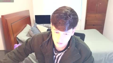 Snapshot of tightncuteass chatting on October 16, 10:29 pm Camilo online show from October 16, 10:29 pm