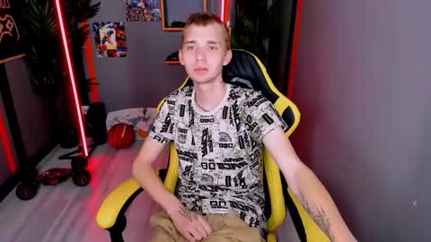 Snapshot of tim_blackk chatting on October 5, 5:22 am Tim online show from October 5, 5:22 am