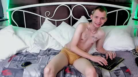 Snapshot of tim_blackk chatting on September 26, 11:02 pm Tim online show from September 26, 11:02 pm