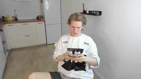 Snapshot of tim_milll chatting on October 12, 9:31 pm Tim online show from October 12, 9:31 pm