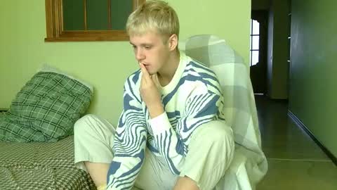 Snapshot of timkinky chatting on October 17, 9:46 am Tim WhiteS online show from October 17, 9:46 am