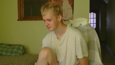 Snapshot of timkinky chatting on October 15, 7:38 am Tim WhiteS online show from October 15, 7:38 am