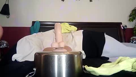 Tiptooc online show from March 31, 3:14 pm