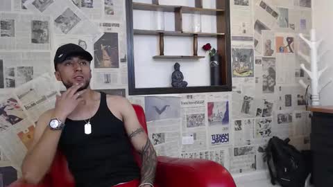 titan_live online show from February 19, 9:33 pm