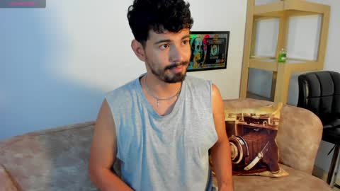 Snapshot of tj_detwailer chatting on December 11, 4:51 am tj_detwailer online show from December 11, 4:51 am