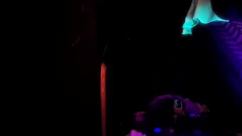 Sissy Boi online show from January 21, 2:11 am