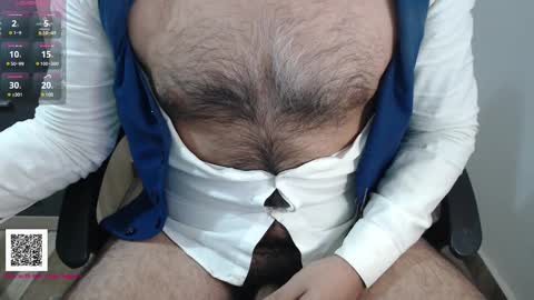 Snapshot of toaster1993 chatting on October 30, 5:03 pm Leonel online show from October 30, 5:03 pm