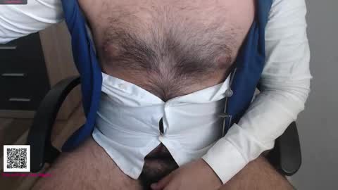 Snapshot of toaster1993 chatting on October 18, 4:34 pm Leonel online show from October 18, 4:34 pm