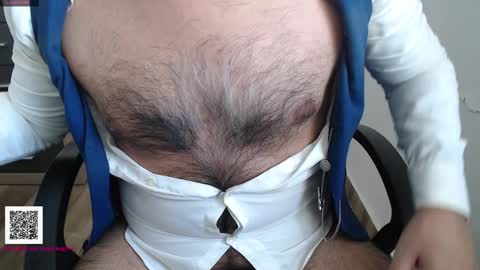 Snapshot of toaster1993 chatting on November 1, 12:09 pm Leonel online show from November 1, 12:09 pm