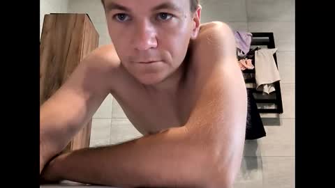 tobiasz950215 online show from June 9, 5:03 pm