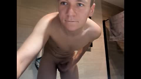 Snapshot of tobiasz950215 chatting on December 13, 5:00 pm tobiasz950215 online show from December 13, 5:00 pm