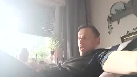 tobsen666857533 online show from November 12, 9:37 am