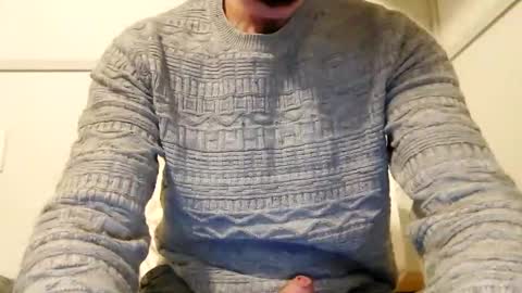 Snapshot of toffbuck chatting on October 12, 12:37 am ToffBuck online show from October 12, 12:37 am