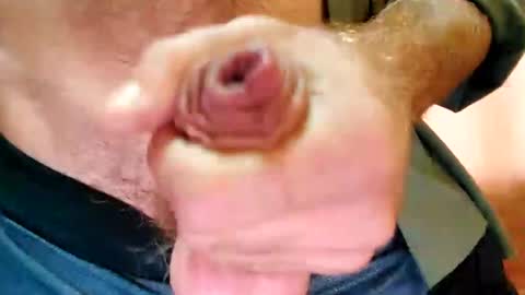 Snapshot of toffbuck chatting on December 14, 2:01 am ToffBuck online show from December 14, 2:01 am