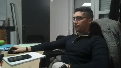 Snapshot of toinouillou9813 chatting on January 16, 6:16 pm toinouillou9813 online show from January 16, 6:16 pm