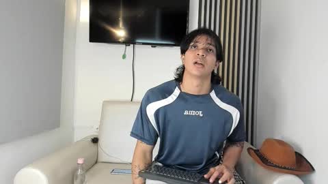 toji lee online show from October 20, 3:10 am