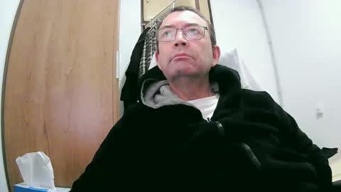 Snapshot of tolon408472 chatting on January 1, 11:18 pm tolon408472 online show from January 1, 11:18 pm