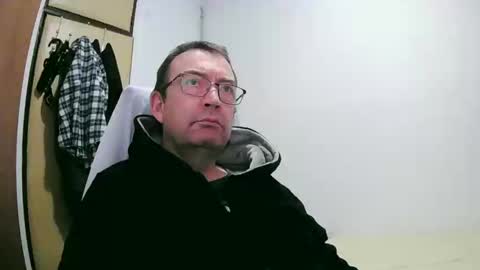 Snapshot of tolon408472 chatting on January 10, 8:04 pm tolon408472 online show from January 10, 8:04 pm