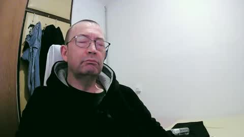 Snapshot of tolon408472 chatting on January 20, 1:18 am tolon408472 online show from January 20, 1:18 am