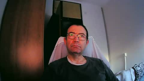 Snapshot of tolon408472 chatting on January 10, 7:46 am tolon408472 online show from January 10, 7:46 am