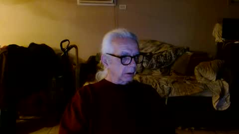 tom112292014 online show from May 3, 12:35 am