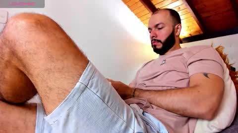 Snapshot of tom_bailey_ chatting on October 30, 1:12 pm online show from October 30, 1:12 pm