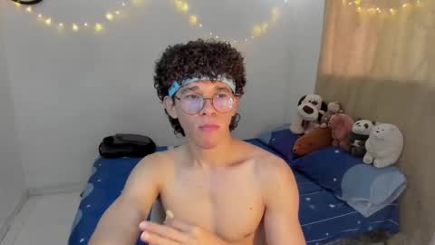 Tom Blue online show from February 3, 3:06 pm