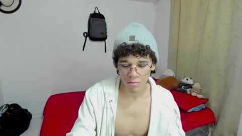 Snapshot of tom_blue10 chatting on October 1, 12:31 pm Tom Blue online show from October 1, 12:31 pm
