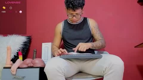 Tom online show from October 28, 1:30 am