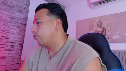 Tom muscle1 online show from April 10, 12:01 pm