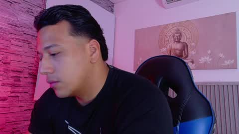 Tom muscle1 online show from April 25, 11:46 am