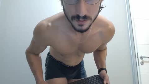 tom_show online show from February 3, 6:34 am