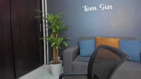 Snapshot of tom_sin_ chatting on February 4, 7:11 pm Tom Sin online show from February 4, 7:11 pm