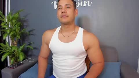Snapshot of tom_sin_ chatting on December 14, 9:02 pm Tom Sin online show from December 14, 9:02 pm