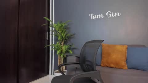 Snapshot of tom_sin_ chatting on January 14, 6:49 pm Tom Sin online show from January 14, 6:49 pm