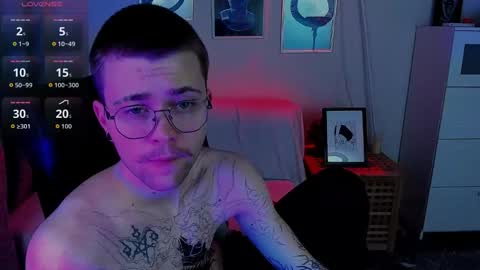 tomas_norton online show from April 24, 9:17 pm