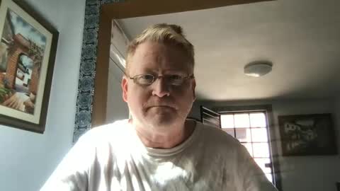 Hola online show from January 22, 9:33 pm