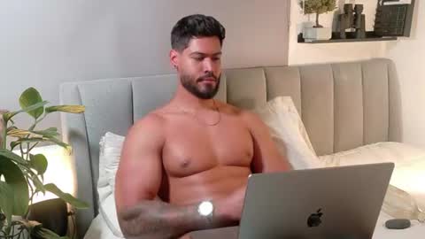 Tomas Ferrer online show from June 15, 2:25 am